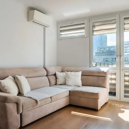 Apartament Rondo Onz Standard *