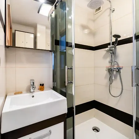 Rondo Onz Standard Apartment Warschau