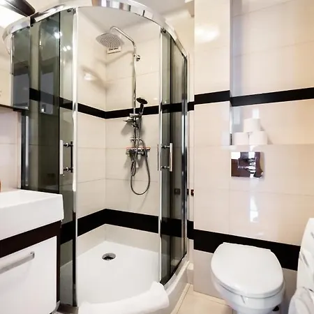Rondo Onz Standard Apartment Warsaw